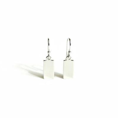 Light weight drop earrings
